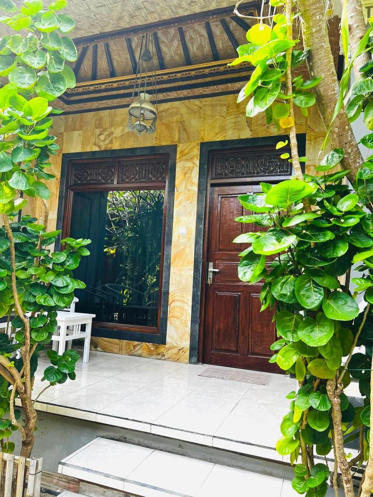 Tarci Bungalows Lembongan Нуса-Лембонган Екстер'єр фото